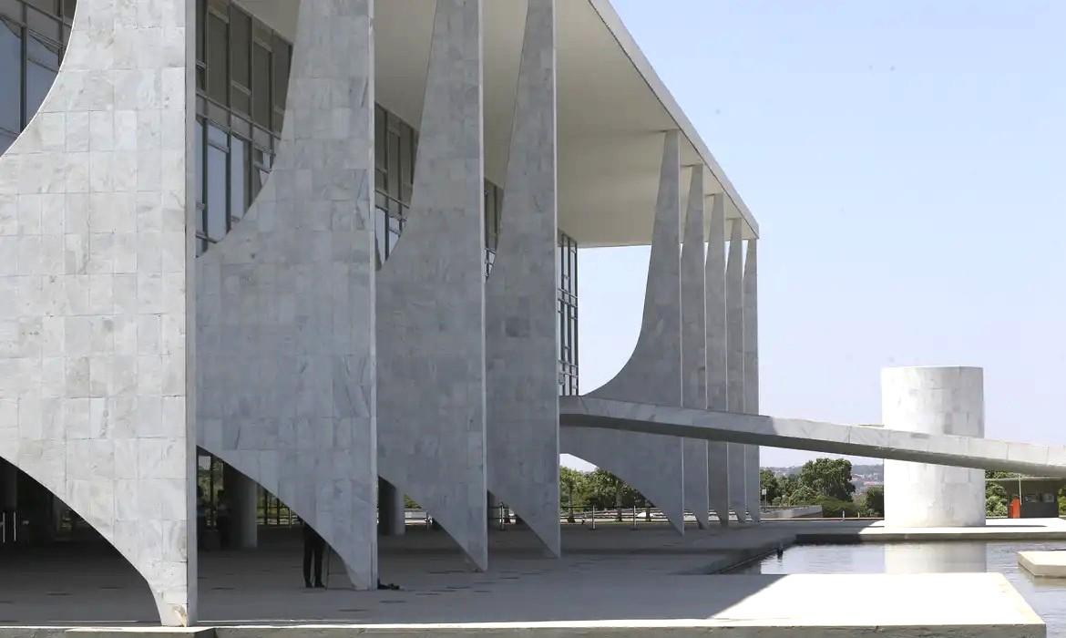 Conheça as atribuições do presidente e do vice-presidente da República