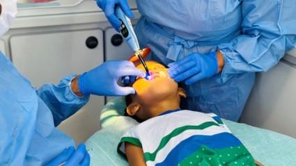 Unidade odontológica móvel leva atendimento gratuito às escolas municipais de São Mateus, no ES