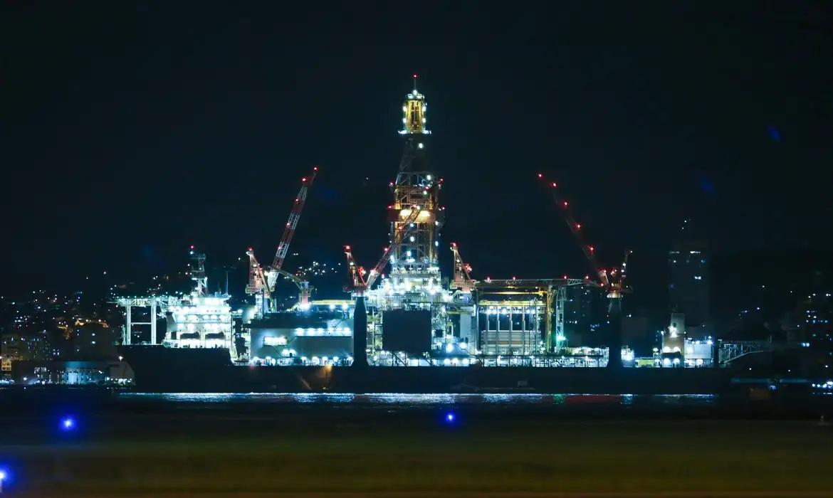 Apesar de liminar, Camex prorroga imposto sobre exportação de petróleo