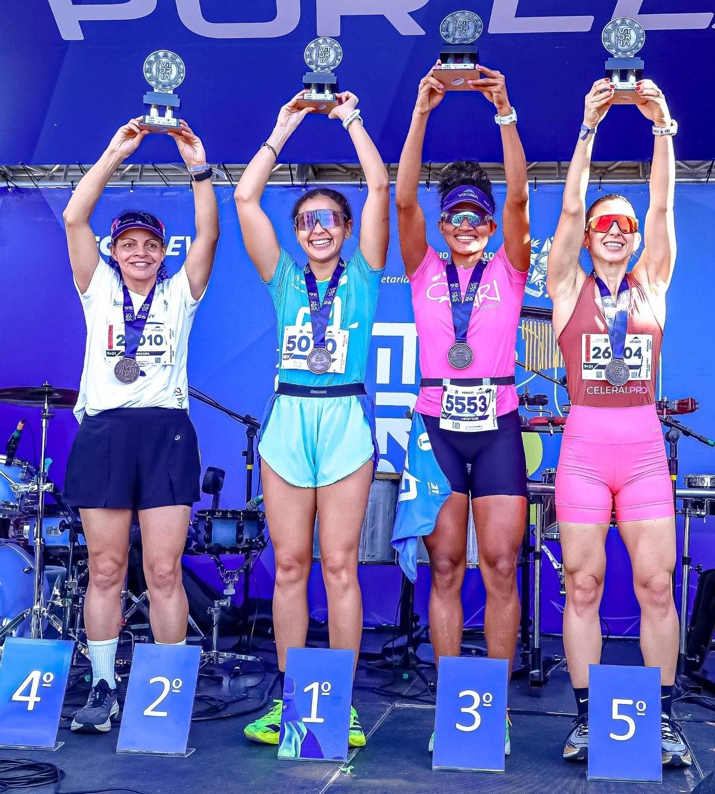 Advogada vence acidente e sob ao pódio da Maratona de Vitória, no ES