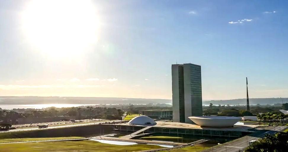 Congresso vota nesta semana fim da escala 6x1 e “taxa das blusinhas”