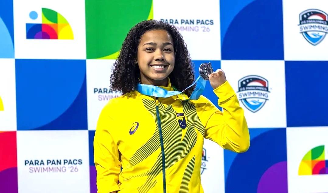 Nadadora Alessandra quebra recorde mundial no Parapan-Pacífico