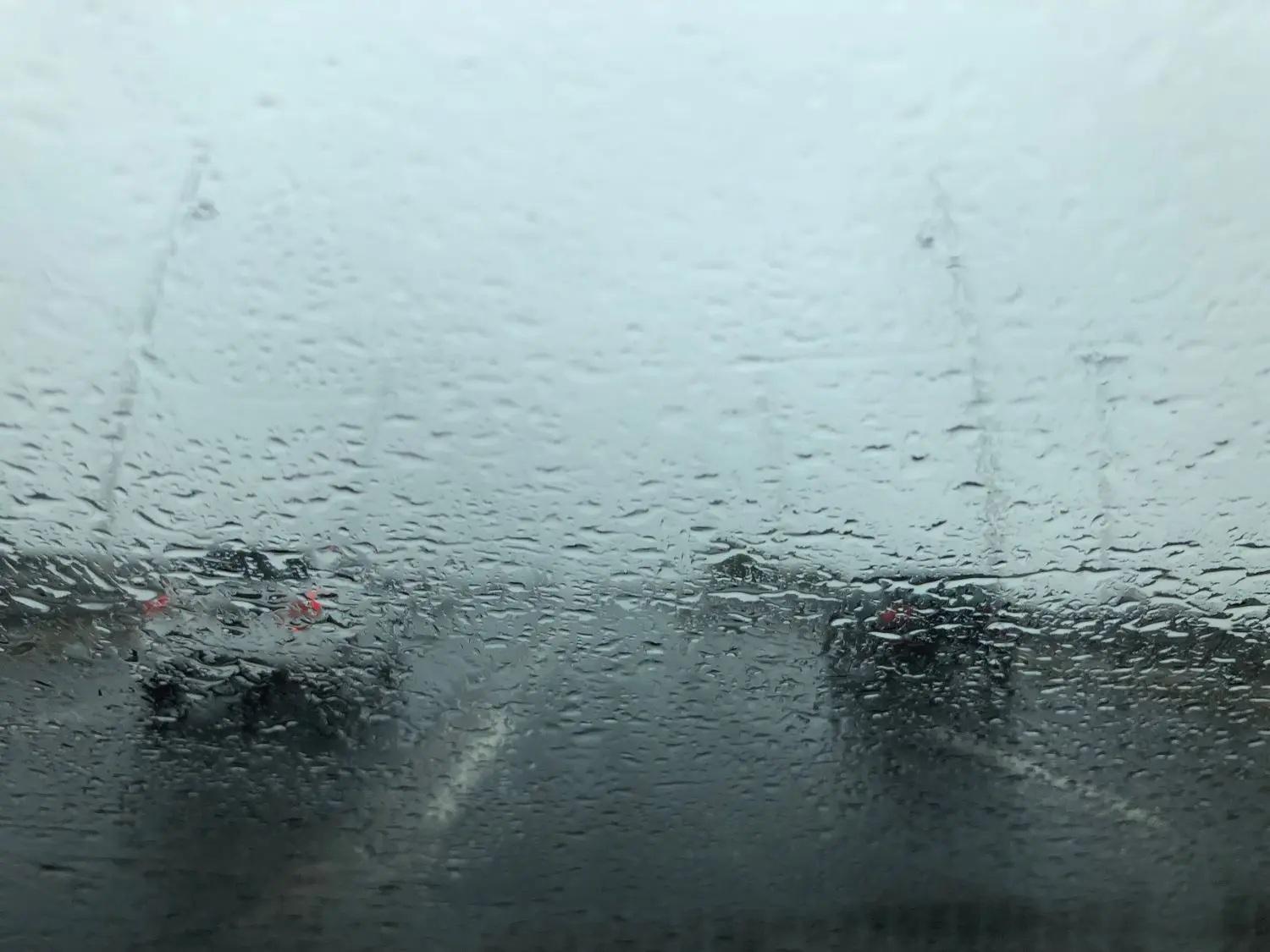 Frente fria aumenta risco de tempestades e chuva no Espírito Santo durante o feriado