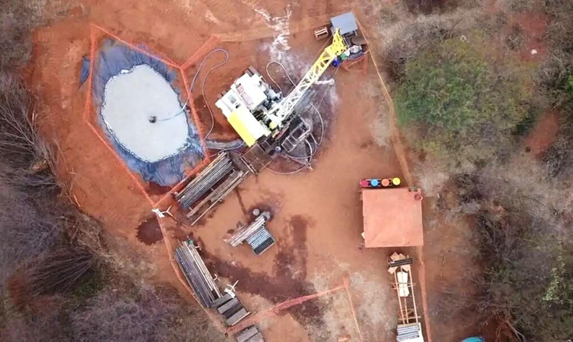 Justiça Federal paralisa atividade de mina de lítio em Minas Gerais