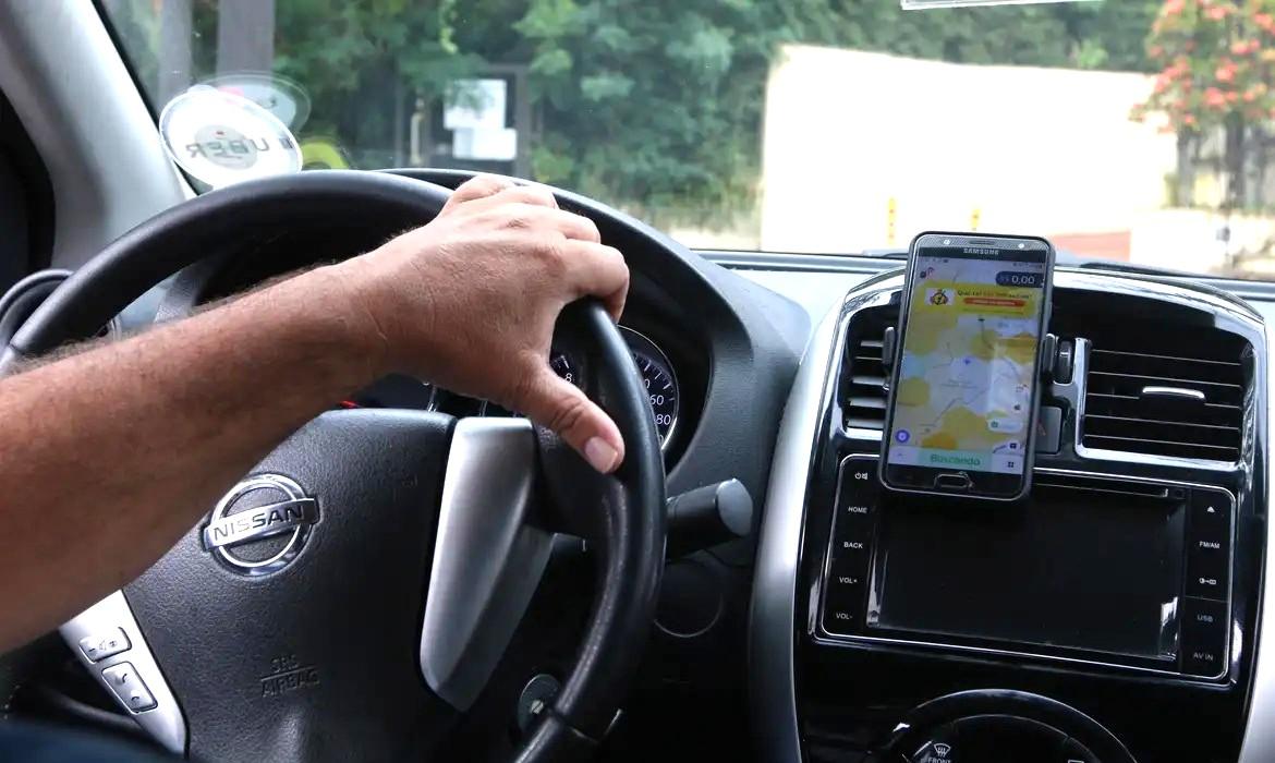 Conselho regulamenta crédito para taxistas e motoristas de aplicativo