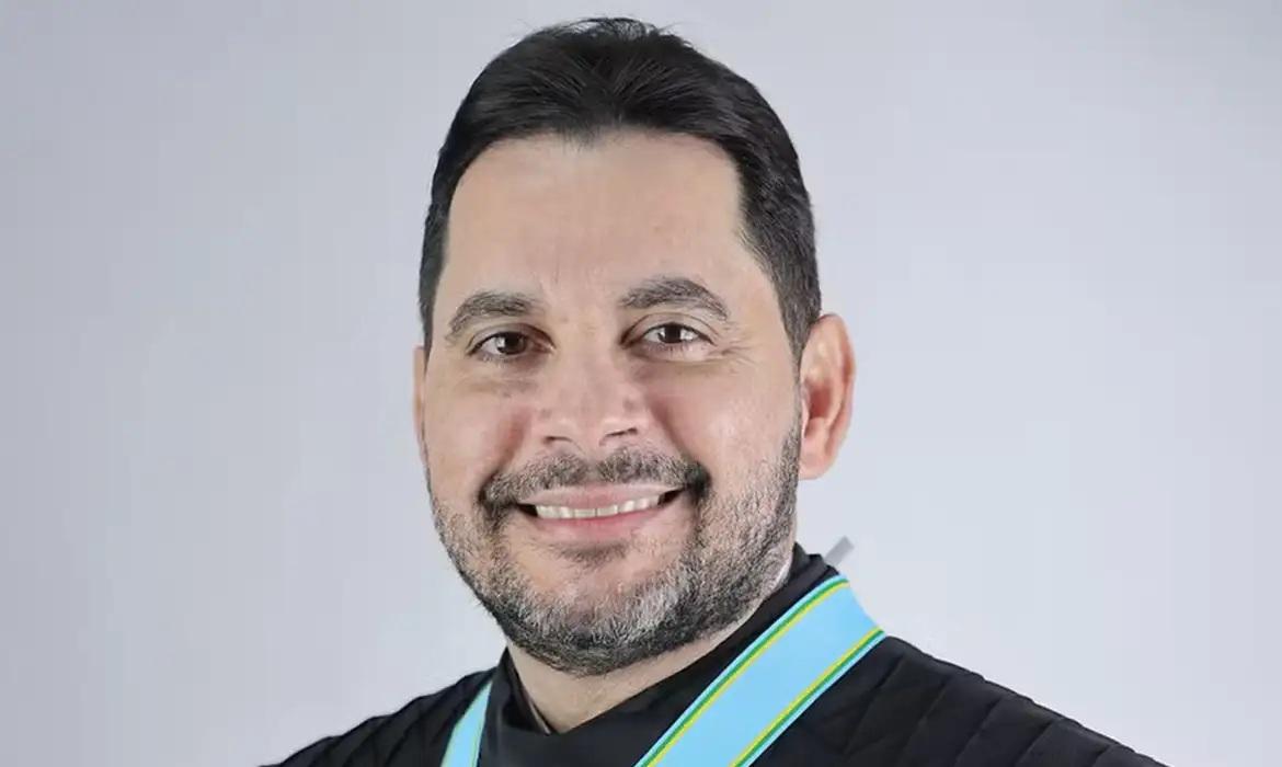 CNJ faz operação em gabinete de desembargador ligado a Nunes Marques
