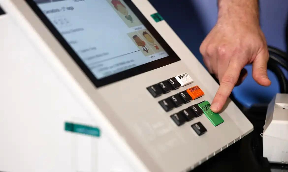 Eleições 2026: saiba em quantos candidatos votar e a ordem de votação