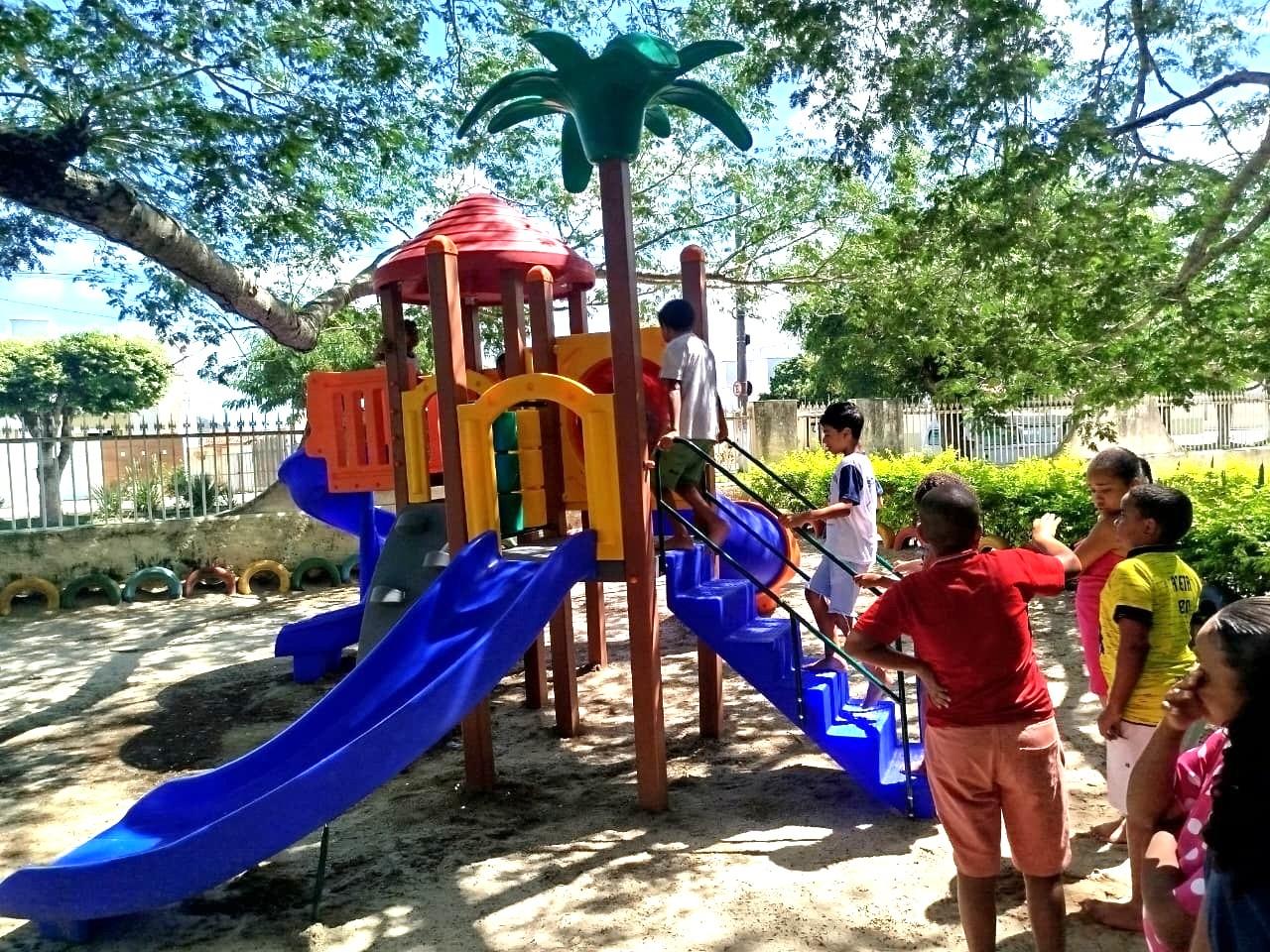 Suzano requalifica espaço de recreação de instituição que atende 200 crianças e adolescentes em Montanha, no ES
