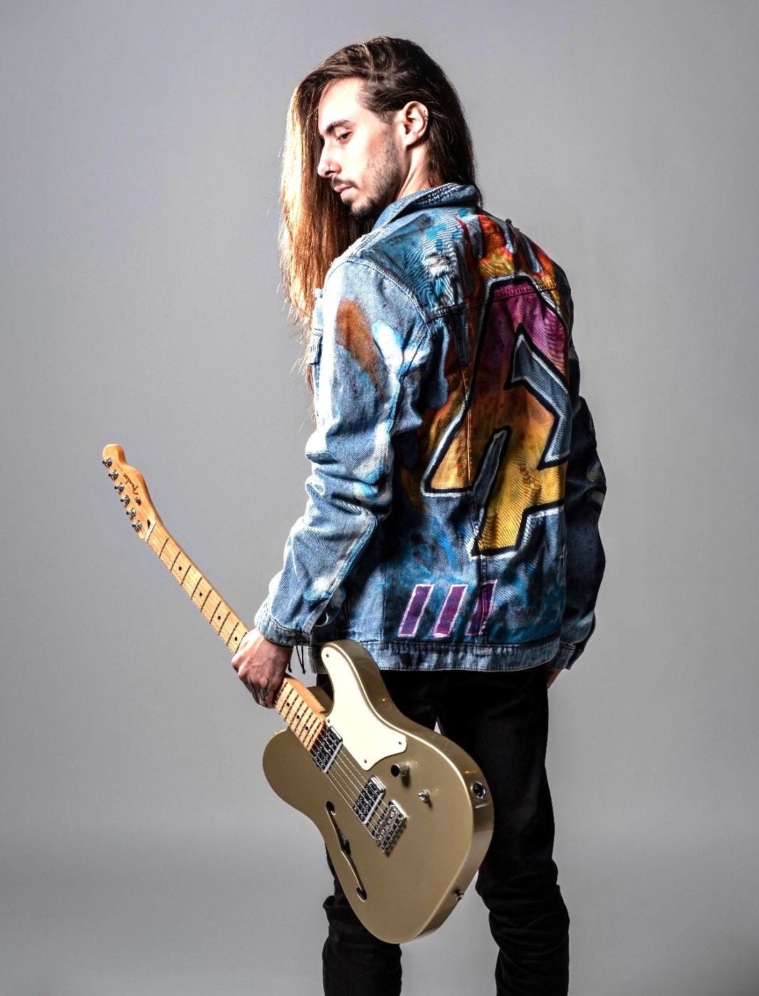 No Dia Internacional da Música, a história de coragem e paixão do cantor do ES, Anthony Altoé inspira e emociona