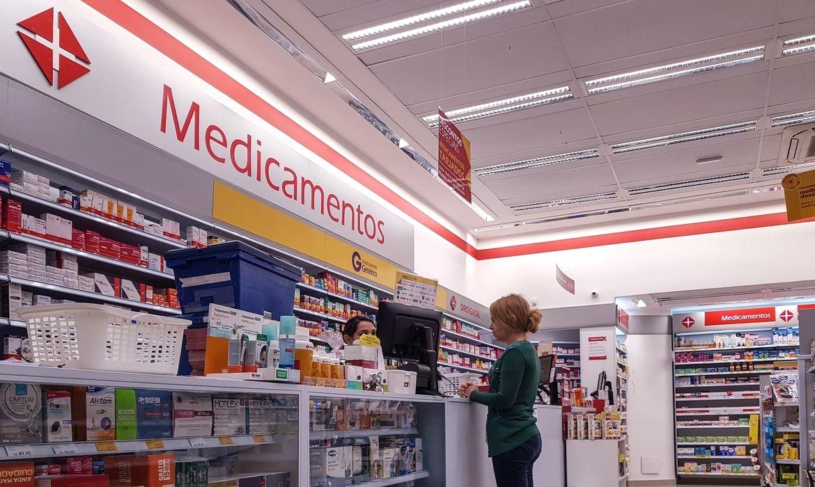 Mudanças na emissão e no controle de receitas médicas entram em vigor