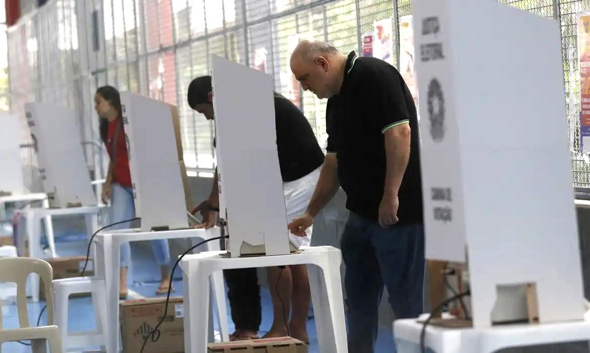 Idosos votam primeiro: conheça outros eleitores com prioridade