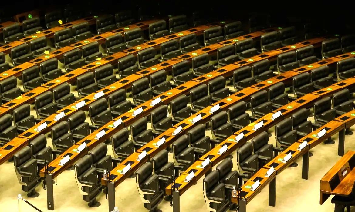 Renovação da Câmara federal chegou a 35%: veja nova composição da Casa