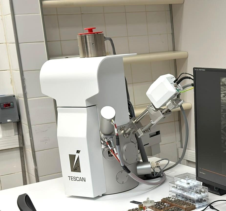 Centro de Tecnologia da Suzano em Aracruz amplia capacidade de pesquisa com novo Microscópio Eletrônico de Varredura (MEV)