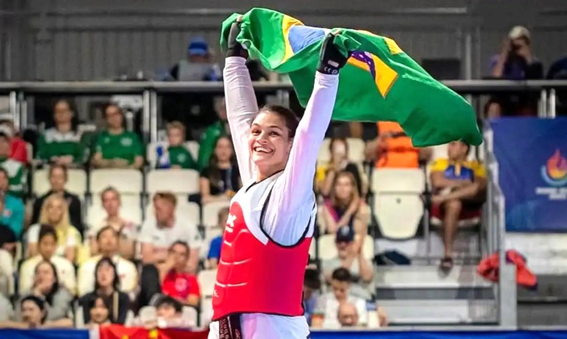 Maria Clara Pacheco é ouro em 3ª etapa do Grand Prix de taekwondo
