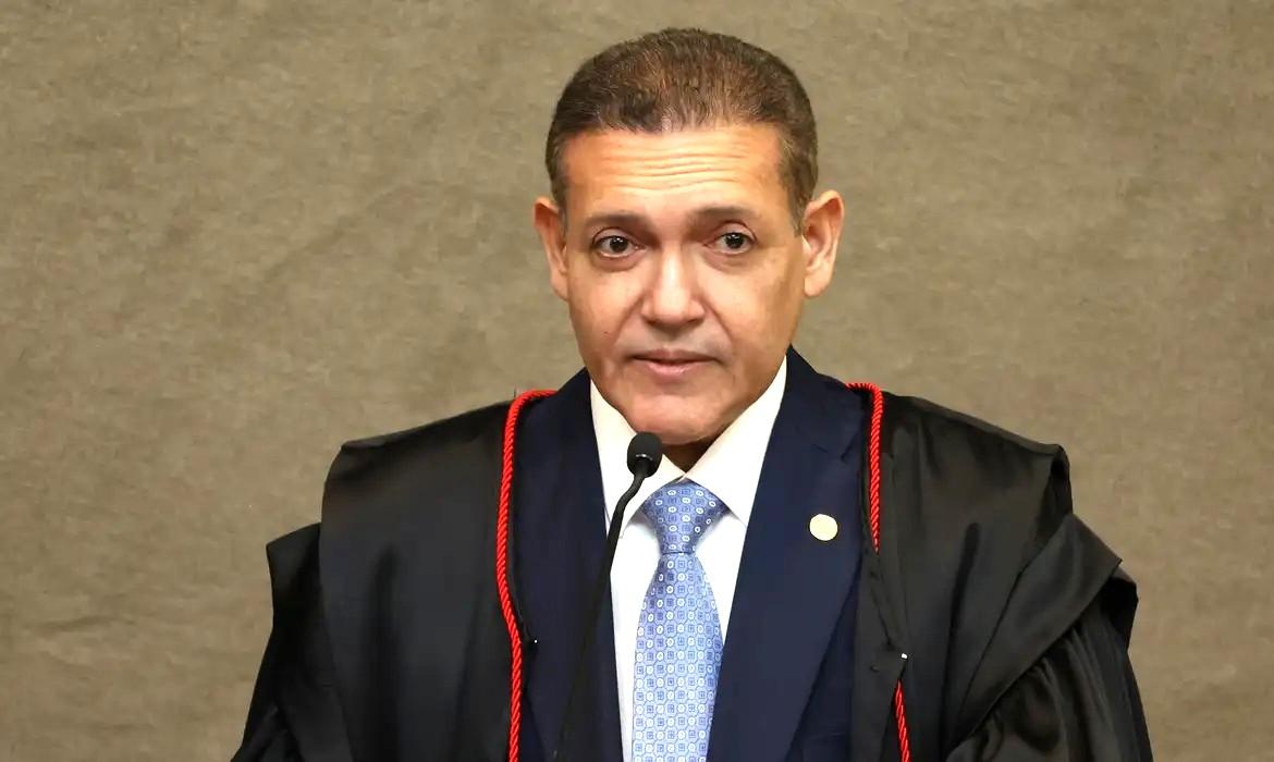 Kassio atende Flávio e suspende circulação de jornal de sindicato