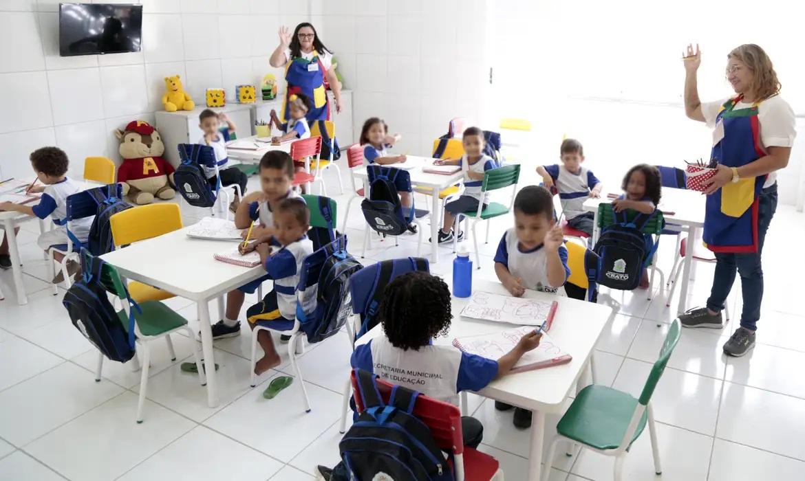 Escolha de livros didáticos para educação infantil começa nesta terça-feira (23)