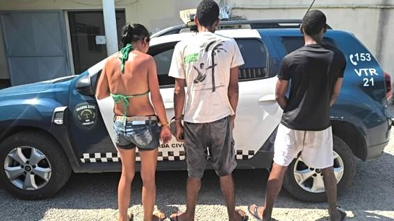 Trio é detido suspeito de furtar molduras de bronze de túmulo em cemitério de Linhares, no ES