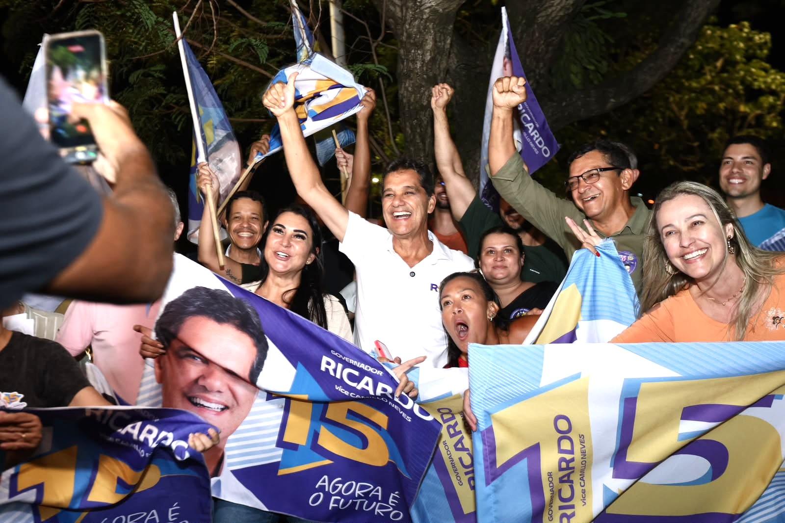 Governador Ricardo Ferraço sobe 11 pontos, chega a 45% nos votos válidos e clima de virada anima militância