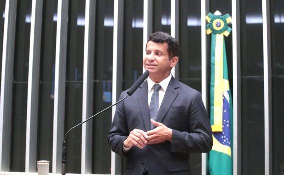 Câmara aprova MP que torna obrigatória a aprovação em exame para exercer a medicina