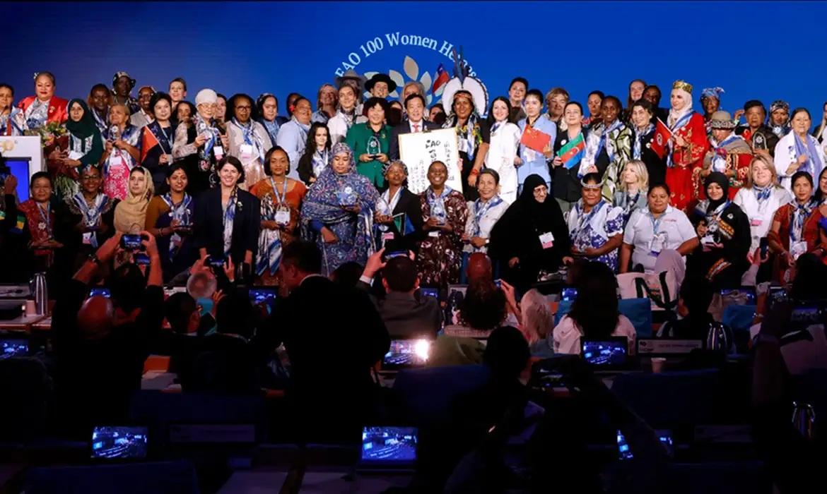 Pescadoras brasileiras recebem título de heroínas em premiação da FAO