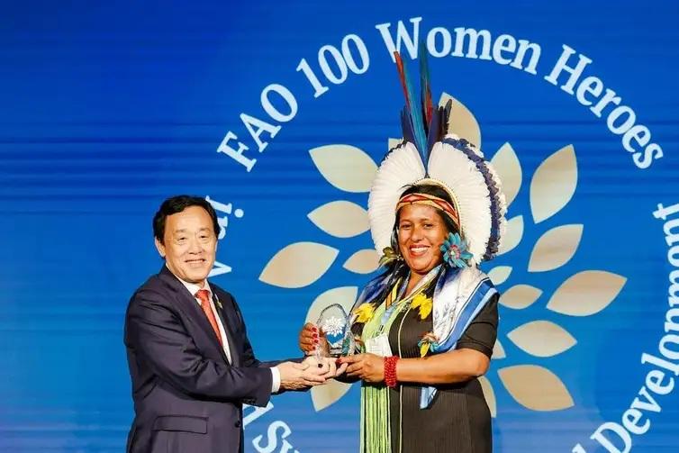 Pescadoras brasileiras recebem título de heroínas em premiação da FAO