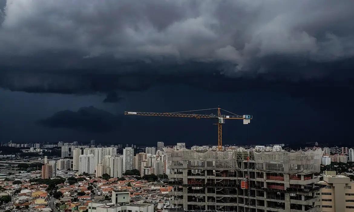 Chuvas ficam mais intensas no Norte, Centro-Oeste e Sudeste do país