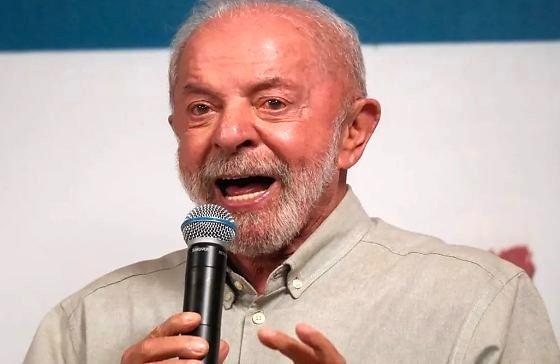 Lula sanciona lei que amplia benefícios para MEIs e envia ao Congresso PEC sobre tarifa zero no transporte coletivo