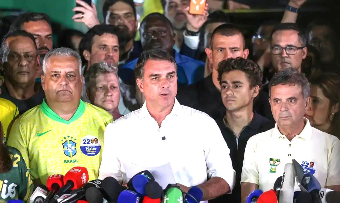 Flávio não reconhece vitória de Lula e tentará anulação do pleito