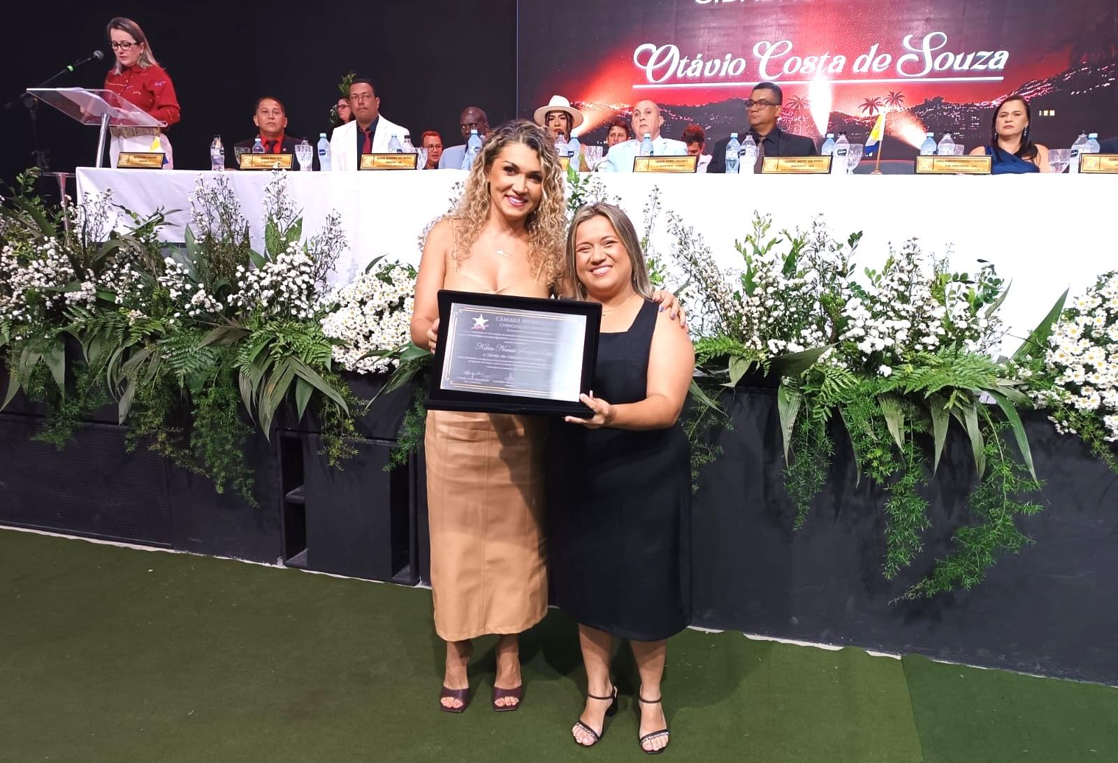 Vereadora Camila entrega Título de Cidadão Barrense a personalidades em sessão solene em Conceição da Barra, no ES