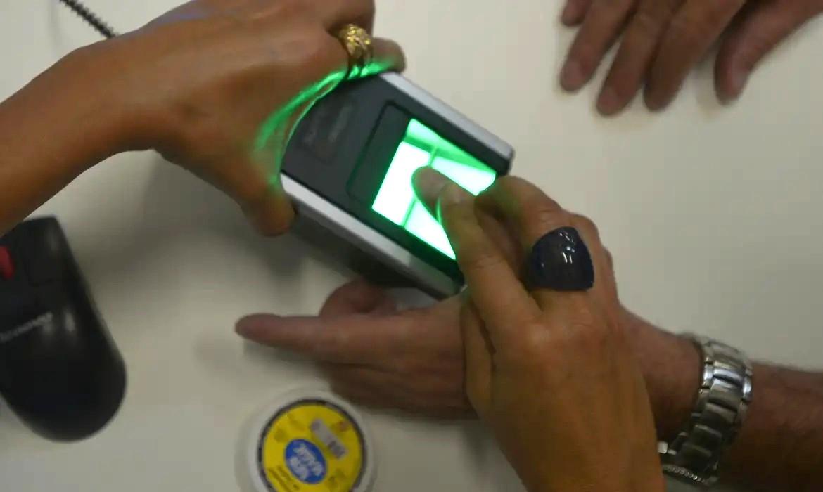 INSS alerta para golpes que usam informação falsa sobre biometria