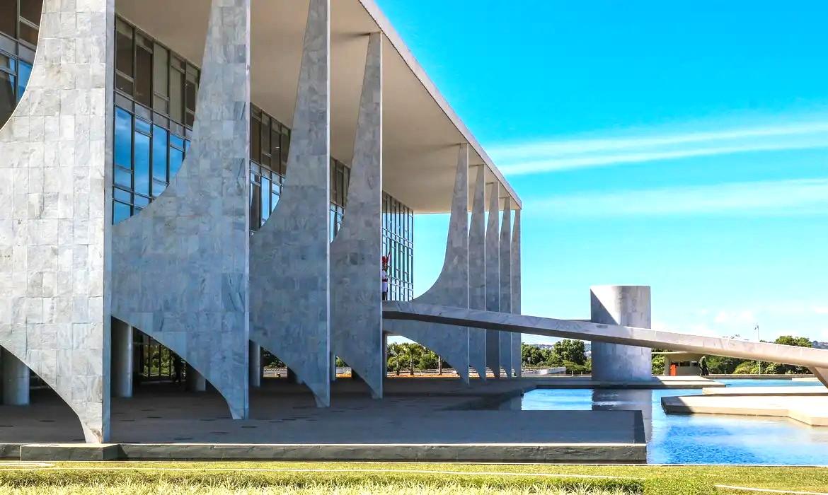 Instituto prevê impacto fiscal de R$ 40 bilhões com medidas de Lula