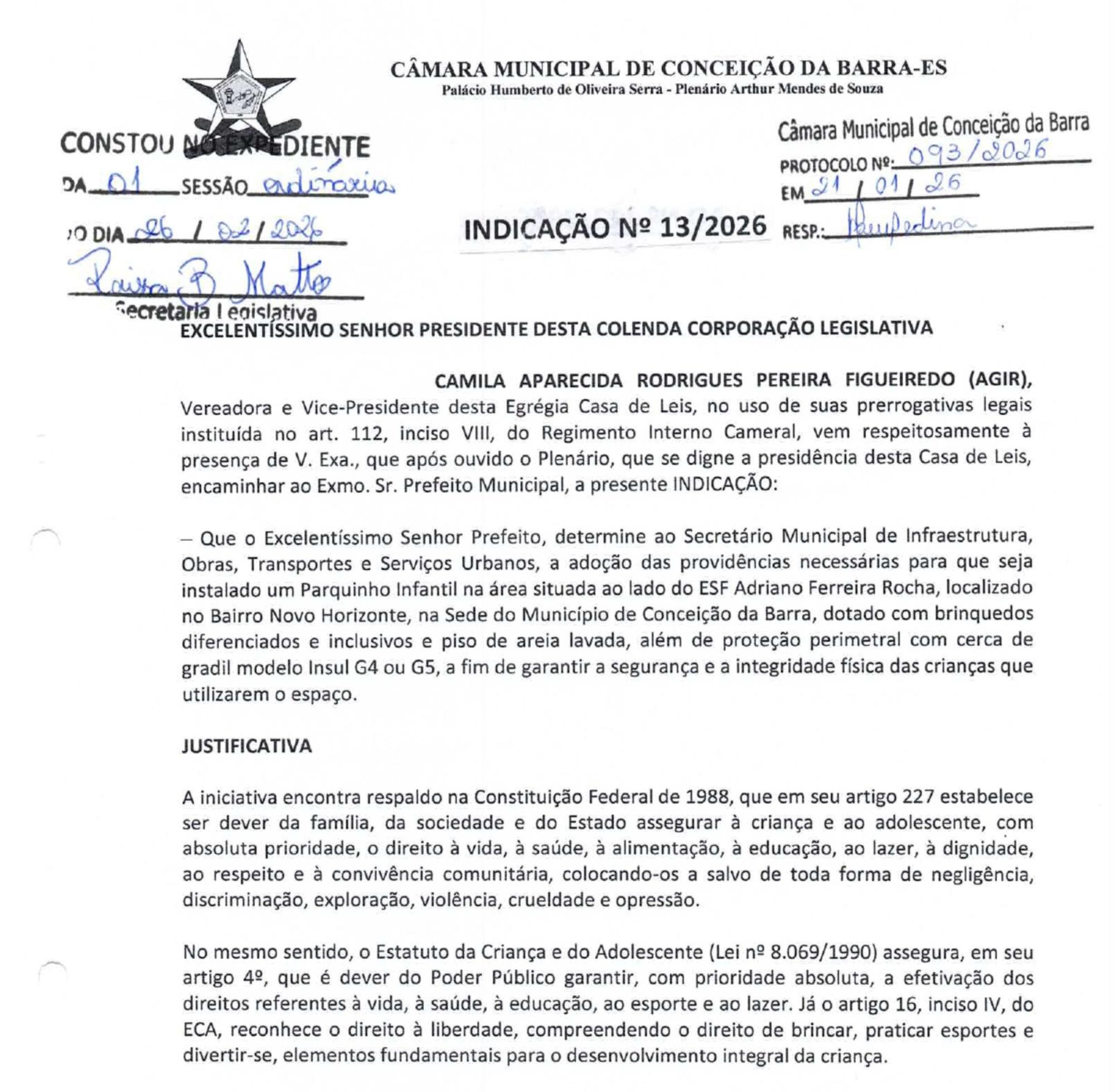 Vereadora Camila comemora implantação de parquinho infantil no bairro Novo Horizonte, em Conceição da Barra, ES