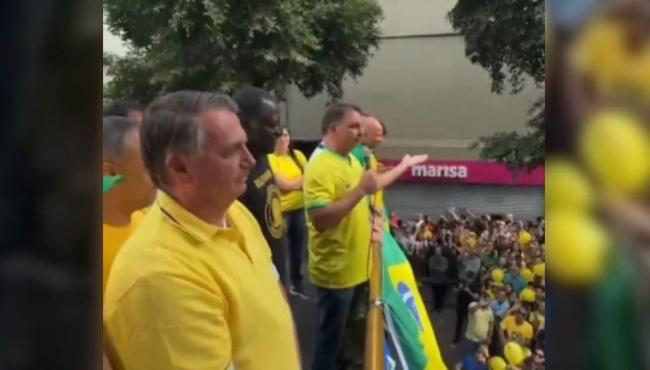 "Bolsonaro é mito, o Lula é um impostor", diz Flávio Bolsonaro