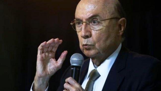 "O que afeta a economia é a pandemia, não as medidas de combate", diz Meirelles