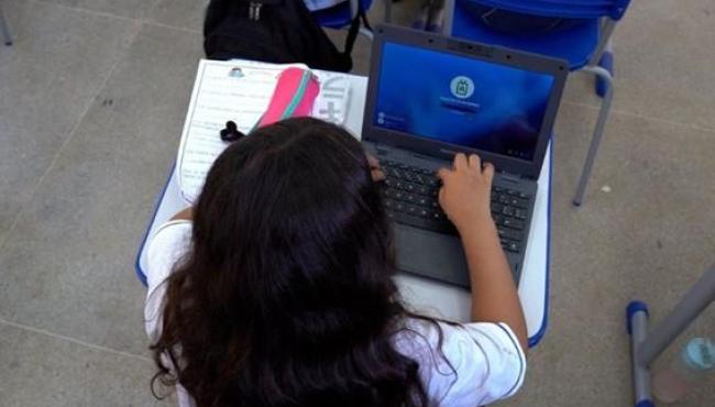 Acesso à internet em escolas da rede pública do Espírito Santo chega a 97,3% em 2025