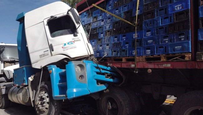 Acidente com quatro veículos deixa uma pessoa morta no Sul do ES