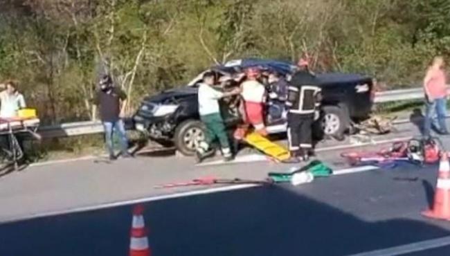 Acidente entre caminhão, caminhonete e moto deixa quatro feridos na BR-101, no ES