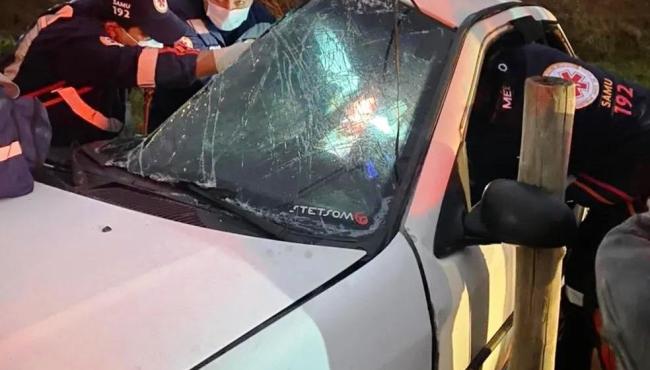 Acidente entre carro e moto na rodovia na ES-164, no ES, deixa três mortos