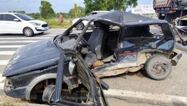 Acidente entre três carros na BR-101 deixa três feridos, em São Mateus, no Norte do ES