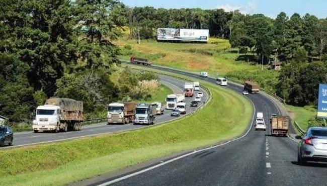 Acidente na ES 080 deixa um morto e dois feridos. em Colatina, no ES