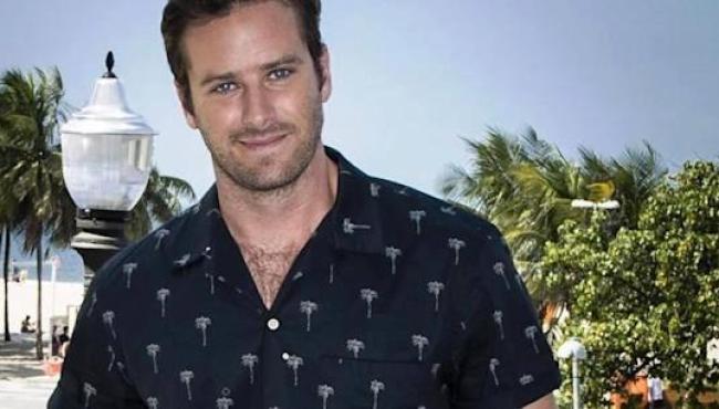 Acusado de estupro e canibalismo, Armie Hammer se interna em clínica de reabilitação