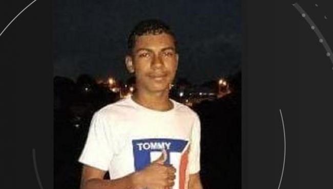 Adolescente de 17 anos é morto com vários tiros enquanto dormia na casa da namorada no ES