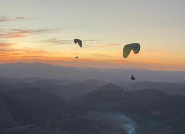 Afonso Cláudio, no ES, sedia a Revoada do segundo Circuito de Parapente