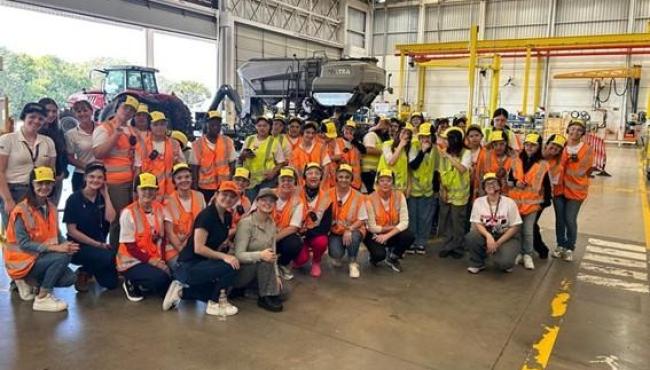 AGCO apoia “Projeto Despertando Gigantes” para capacitar e inspirar jovens mulheres em Ibirubá, RS