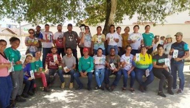 Agentes orientam moradores sobre Código de Postura em Pedro Canário, ES