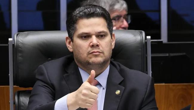 Alcolumbre destrava PEC do fim da 6x1 após conversas com Lula