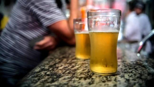 Álcool e cigarro podem causar cegueira, alertam especialistas