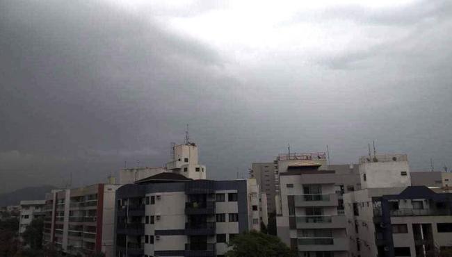 Alerta de tempestade, chuvas intensas, vendaval e granizo é emitido para todo o ES