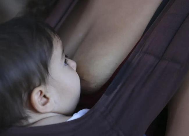 Amamentação reduz risco de doença cardíaca na mãe