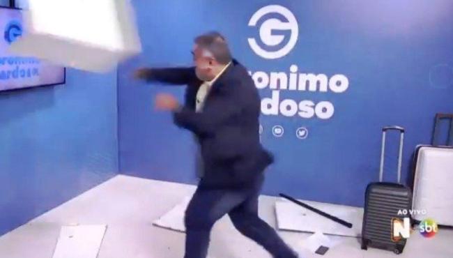 Âncora do SBT tem ataque de fúria ao vivo e destrói cenário